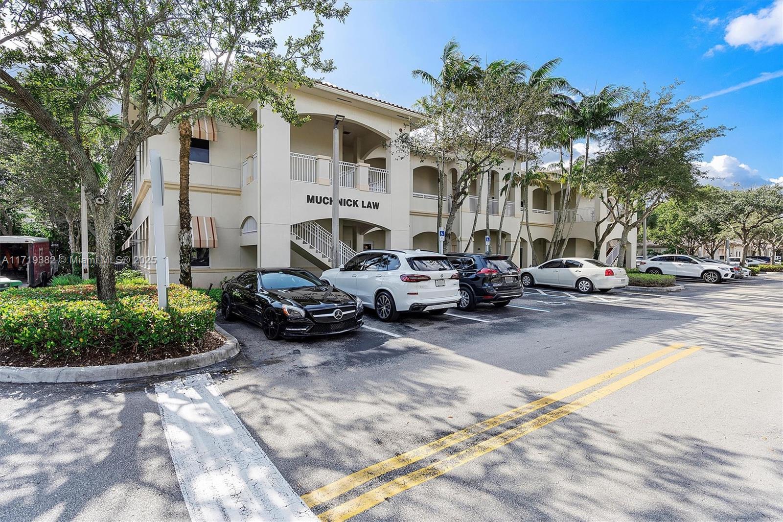 2883 Executive Park Dr, Weston, FL for lease Building Photo- Image 1 of 29