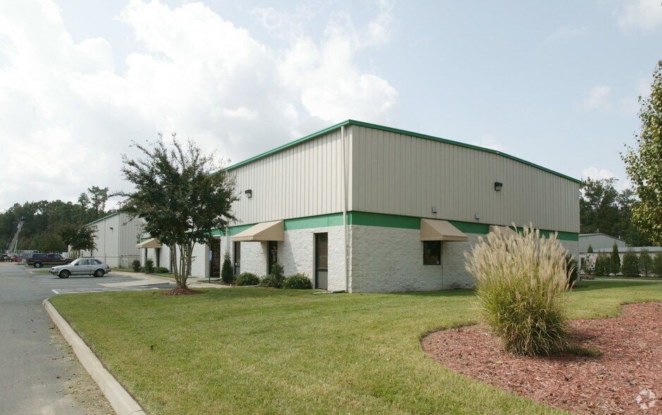 916-920 Cavalier Blvd, Chesapeake, VA à louer - Photo du bâtiment - Image 3 de 6