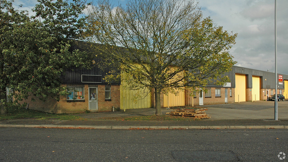 191-198 Camford Way, Luton for lease - Building Photo - Image 2 of 8