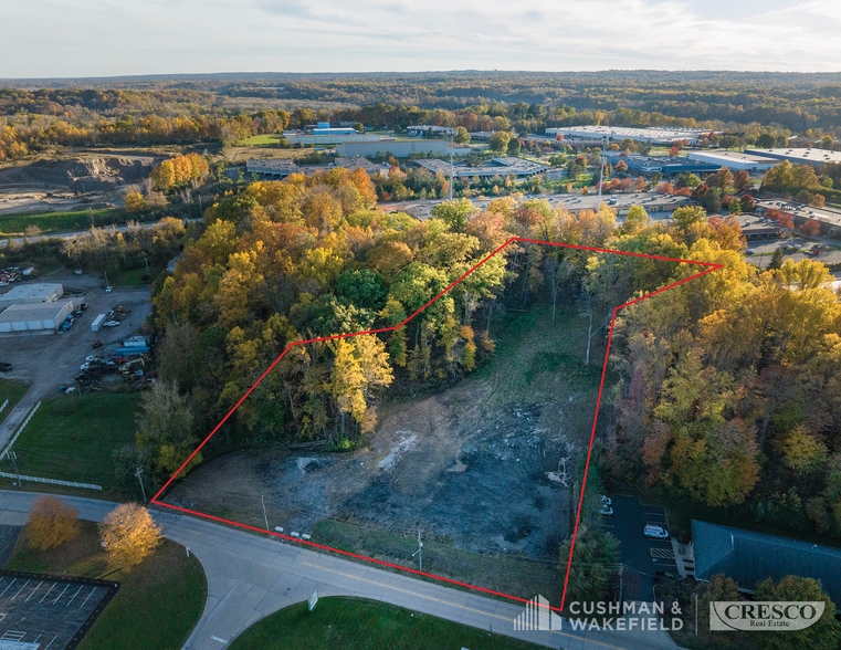 10108 Sweet Valley Dr, Valley View, OH for sale - Building Photo - Image 2 of 3