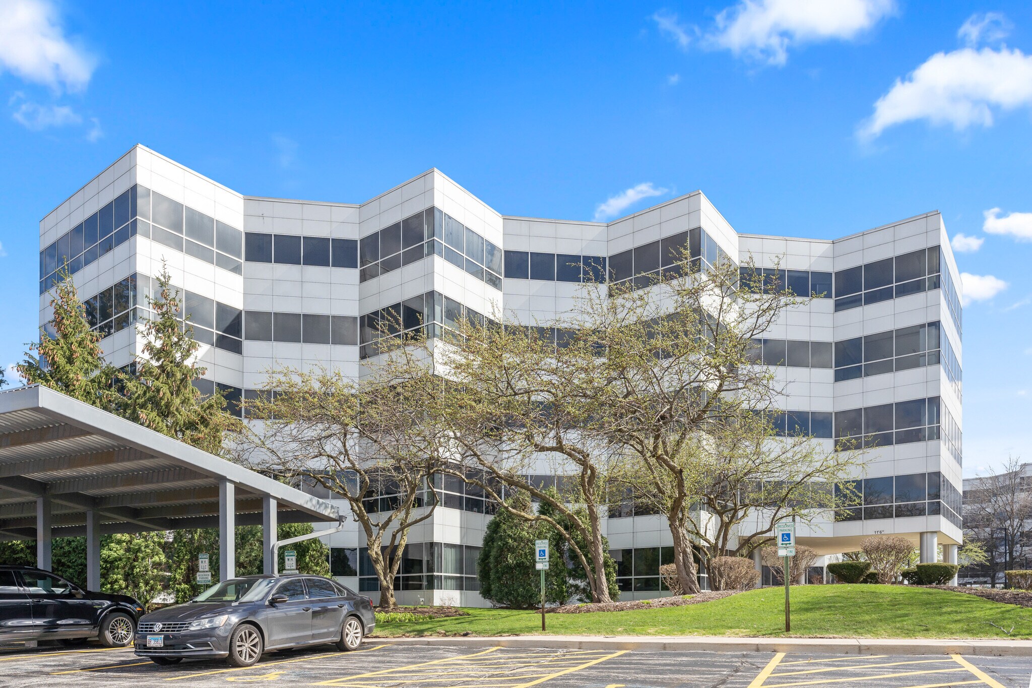 1 TransAm Plaza Dr, Oakbrook Terrace, IL à vendre Photo du bâtiment- Image 1 de 39
