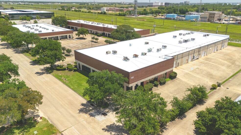 1100 Hercules Ave, Houston, TX à louer - Photo du bâtiment - Image 1 de 8