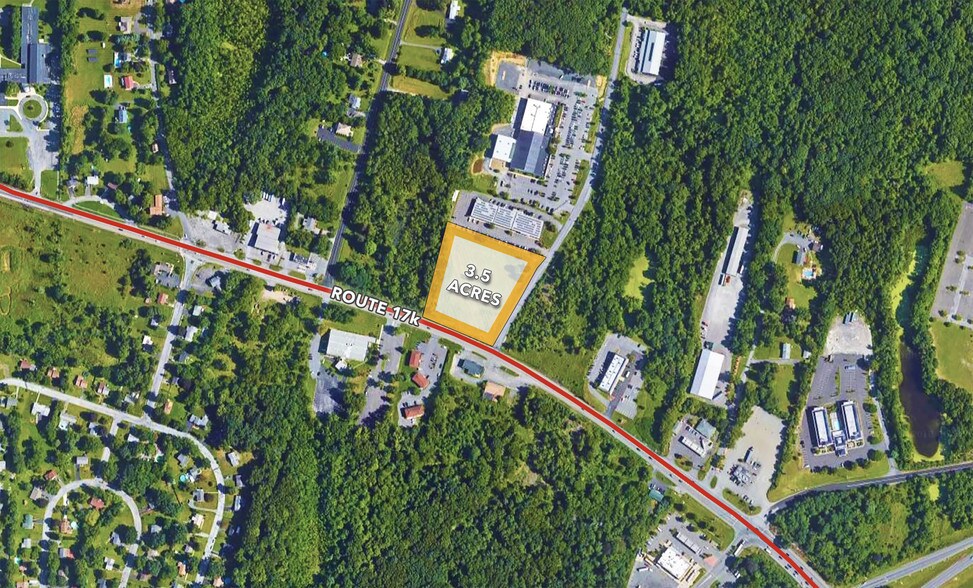17k Racquet Rd, Newburgh, NY à louer - Photo du bâtiment - Image 1 de 2