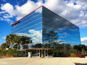 6241 NW 23rd St, Gainesville, FL à louer Photo du bâtiment- Image 1 de 7