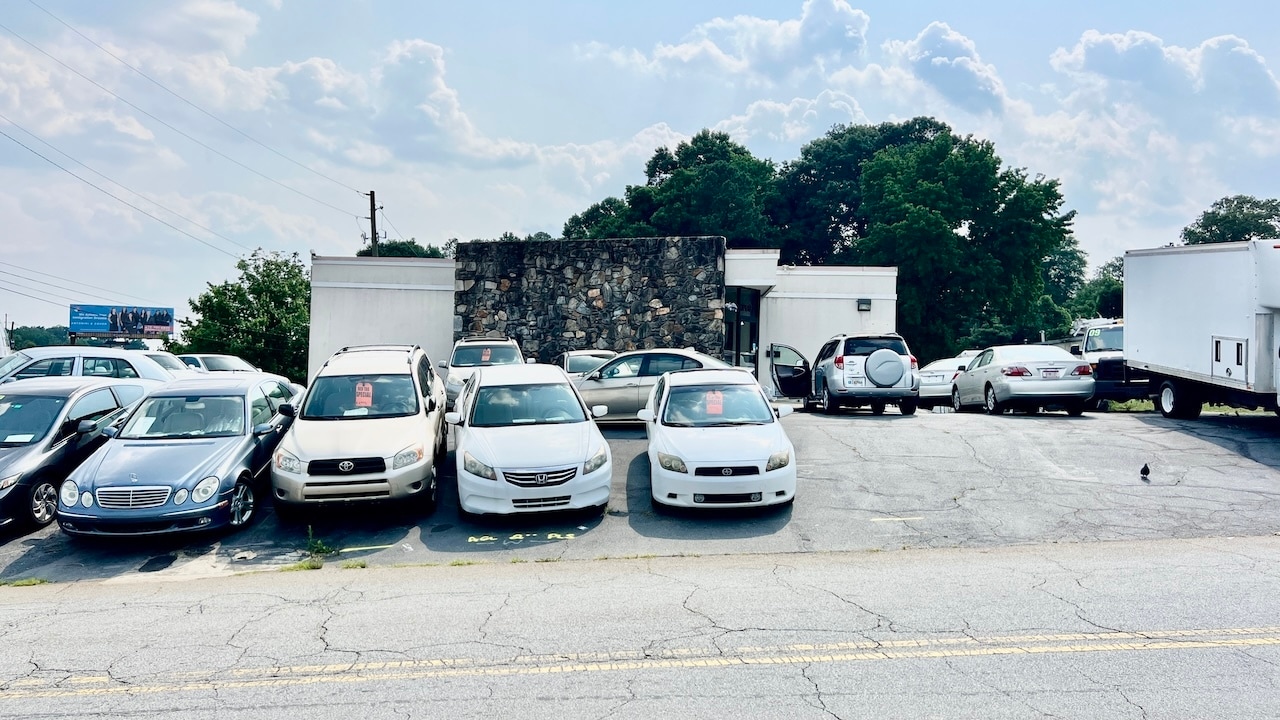 DORAVILLE | 0.79 AC ± | TWO BUILDINGS portfolio of 2 properties for sale on LoopNet.ca Building Photo- Image 1 of 14