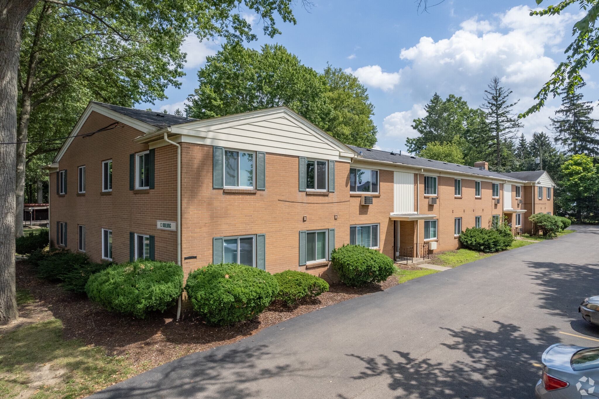 529 E Main St, Ravenna, OH for sale Primary Photo- Image 1 of 1