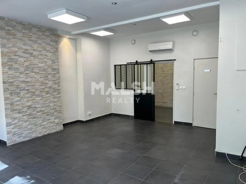 Commerce de détail dans Villeurbanne à louer - Photo intérieure - Image 2 de 4