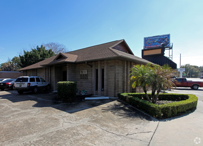 4215 Edgewater Dr, Orlando, FL for sale - Primary Photo - Image 1 of 25