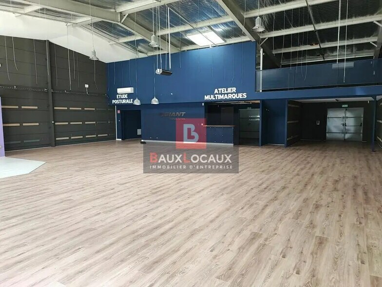 Retail in Salon-de-Provence for lease - Interior Photo - Image 1 of 4