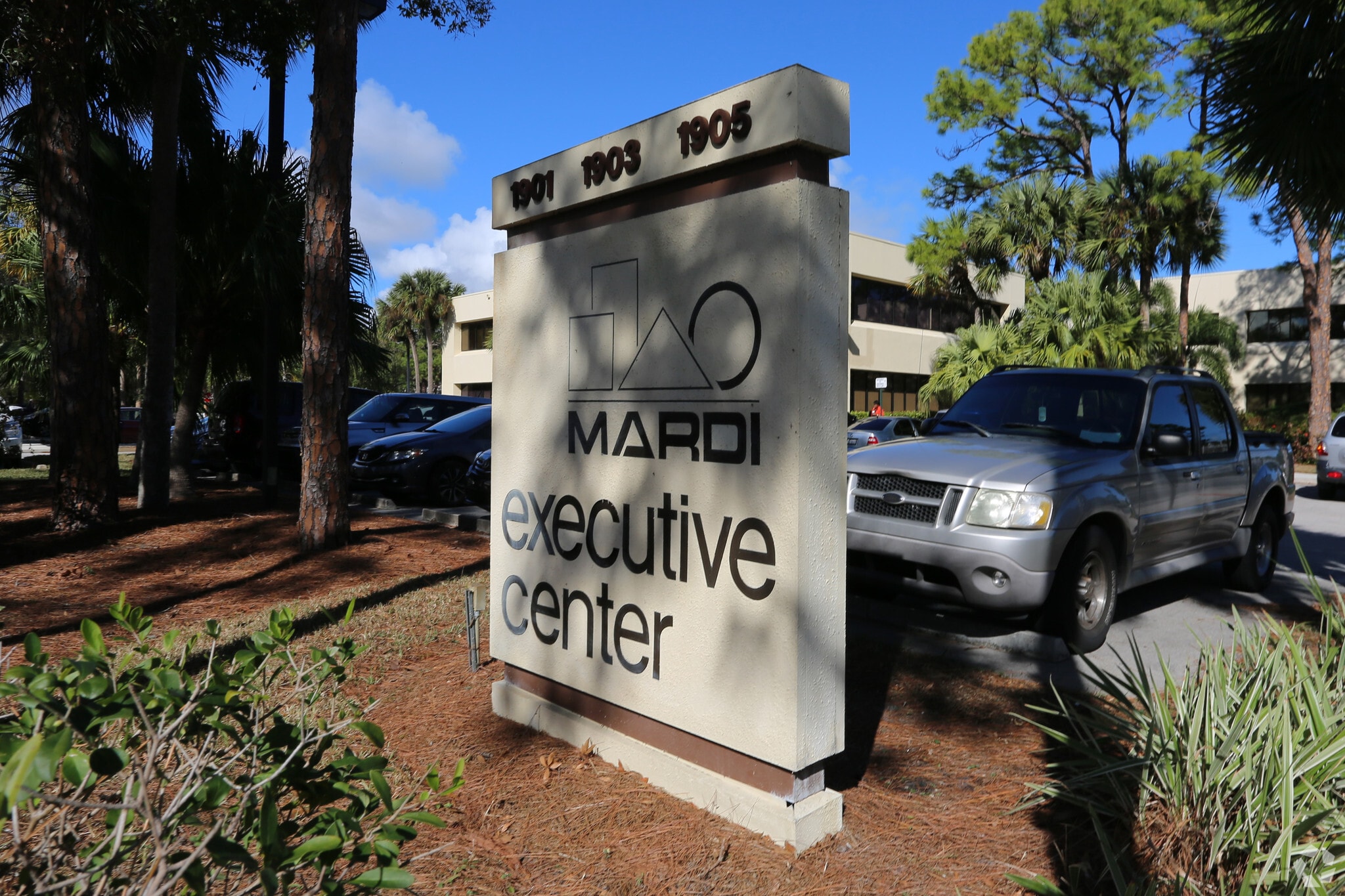 1905 S 25th St, Fort Pierce, FL for lease Building Photo- Image 1 of 9