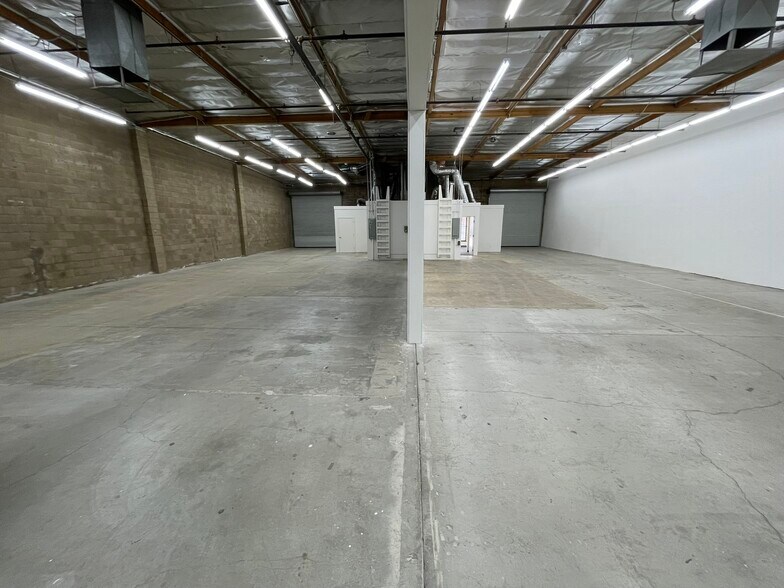 12112-12126 Sherman Way, North Hollywood, CA à louer - Photo du bâtiment - Image 2 de 20