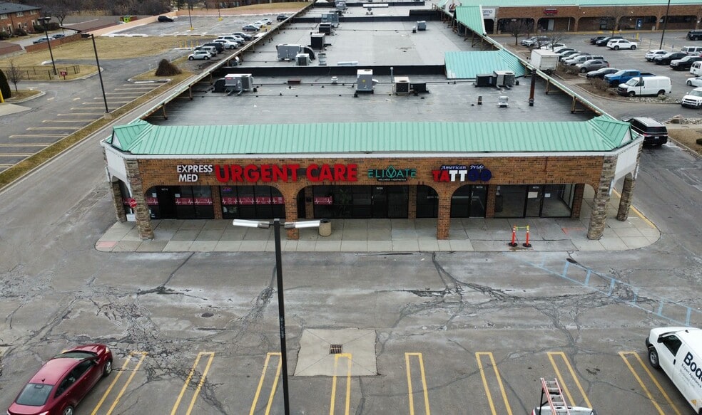 19715-19855 W Twelve Mile Rd, Southfield, MI for lease - Building Photo - Image 3 of 11