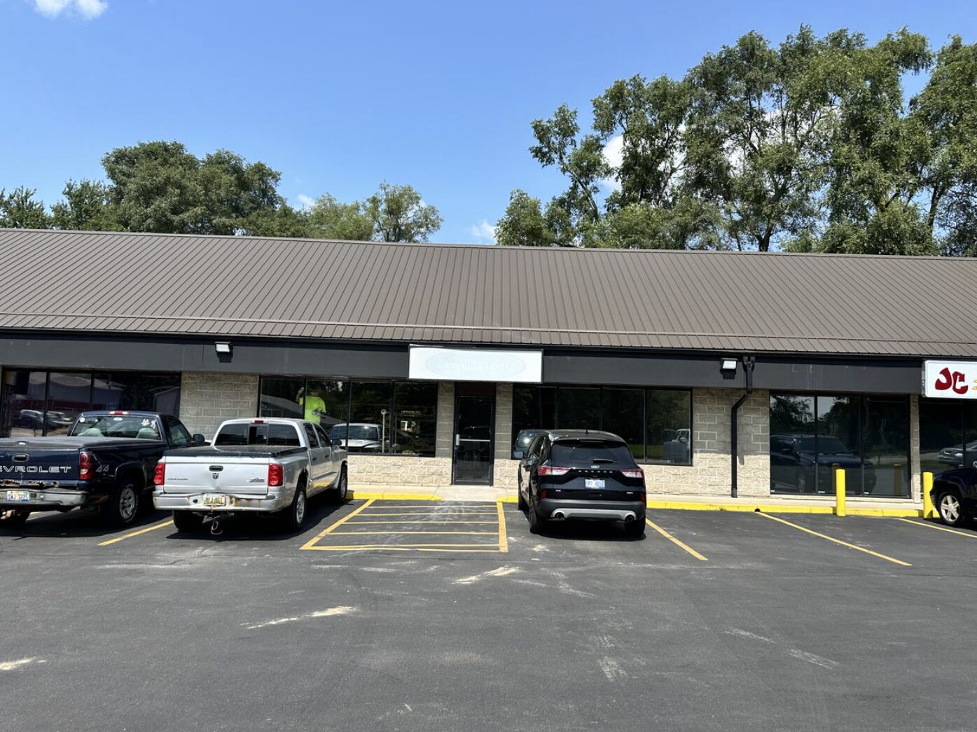 6070 S Martin Luther King Jr Blvd, Lansing, MI for lease Building Photo- Image 1 of 6