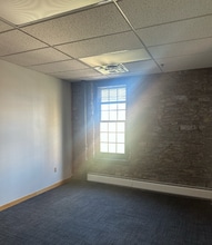 250 Mill St, Rochester, NY à louer Photo intérieure- Image 2 de 2