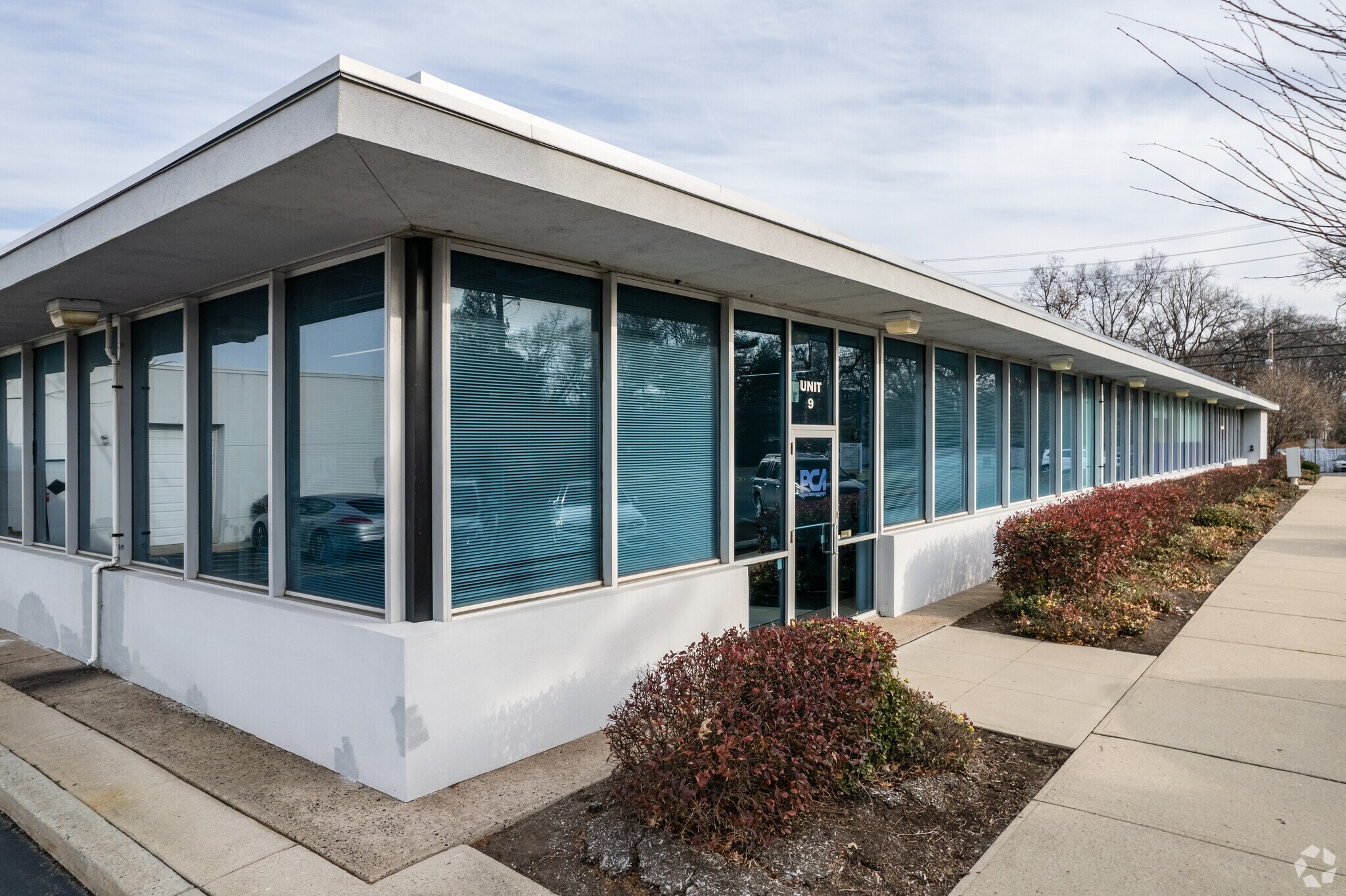 15-01 Pollitt Dr, Fair Lawn, NJ à louer Photo du bâtiment- Image 1 de 44