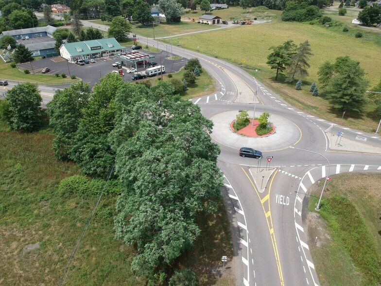 565 State route 13, Horseheads, NY à vendre - Photo du bâtiment - Image 3 de 11