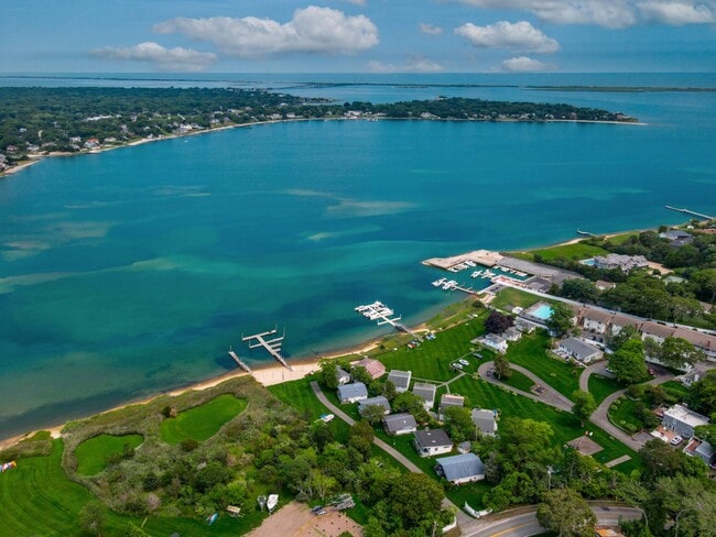 Plus de détails pour 71 W Tiana Rd, Hampton Bays, NY - Terrain à vendre