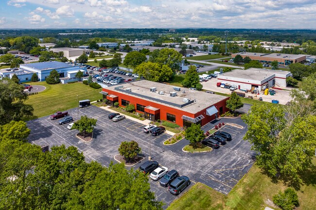 More details for 1930 W Bluemound Rd, Waukesha, WI - Multiple Space Uses for Lease