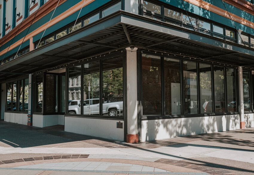 105-135 Liberty St NE, Salem, OR for lease - Building Photo - Image 2 of 9