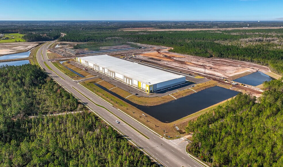 2496 S Kings Hwy, Fort Pierce, FL à louer - Photo du bâtiment - Image 3 de 8