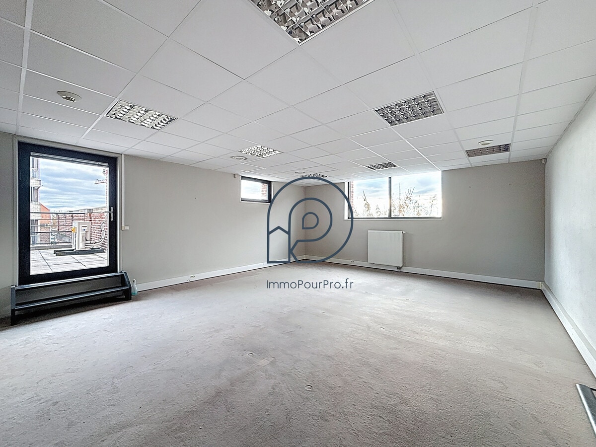 35 Rue Winston Churchill, Lille, NOR 59160 - - - Interior Photo - Image 2 of 9