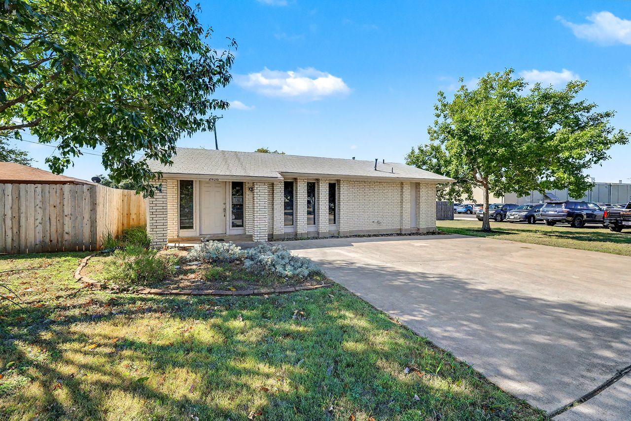 2406 Dawn Dr, Georgetown, TX à vendre Photo principale- Image 1 de 22