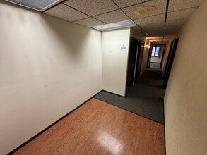 27457 Holiday Ln, Perrysburg, OH for lease Interior Photo- Image 2 of 16