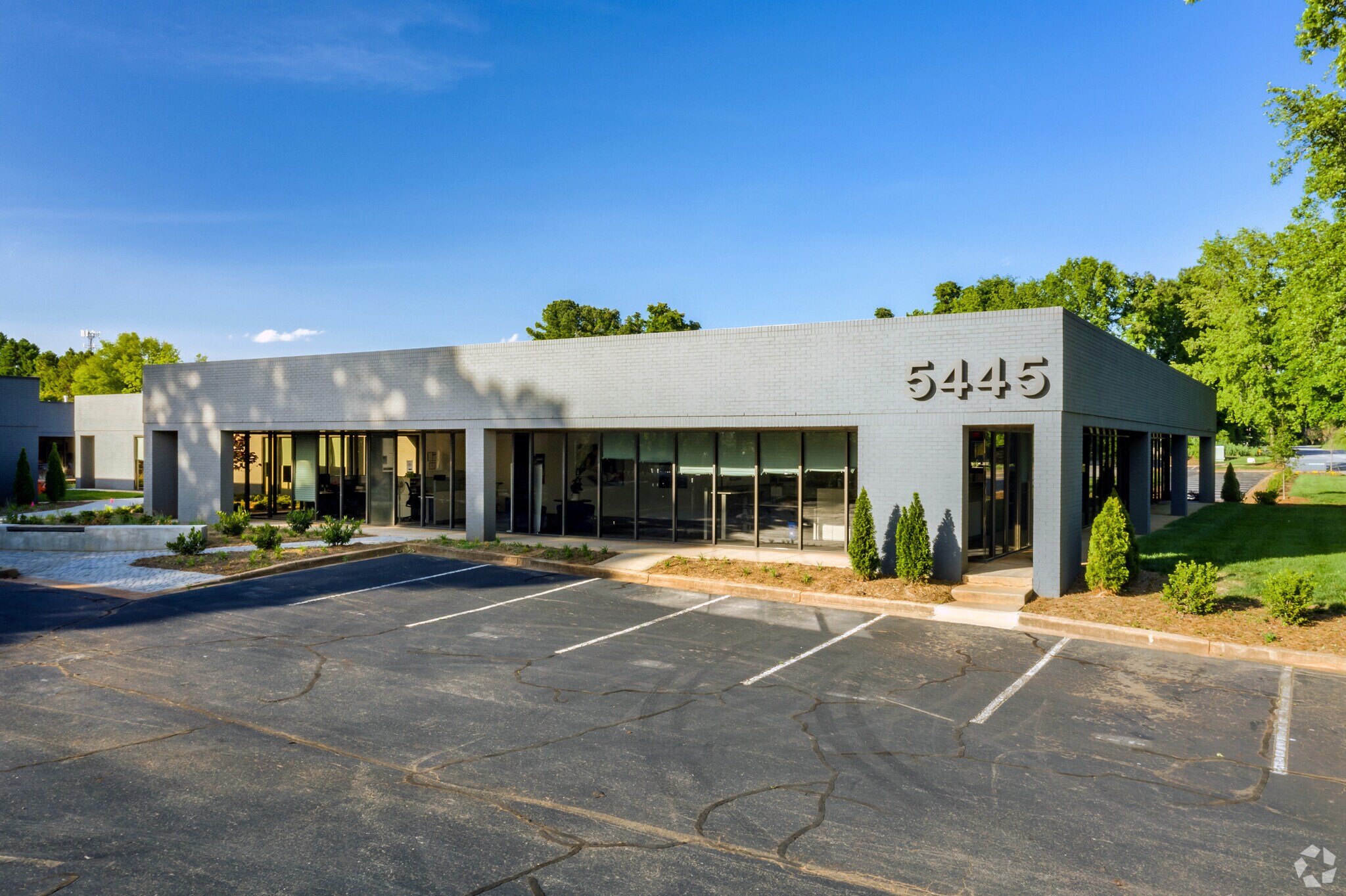5445 77 Center Dr, Charlotte, NC à louer Photo principale- Image 1 de 14