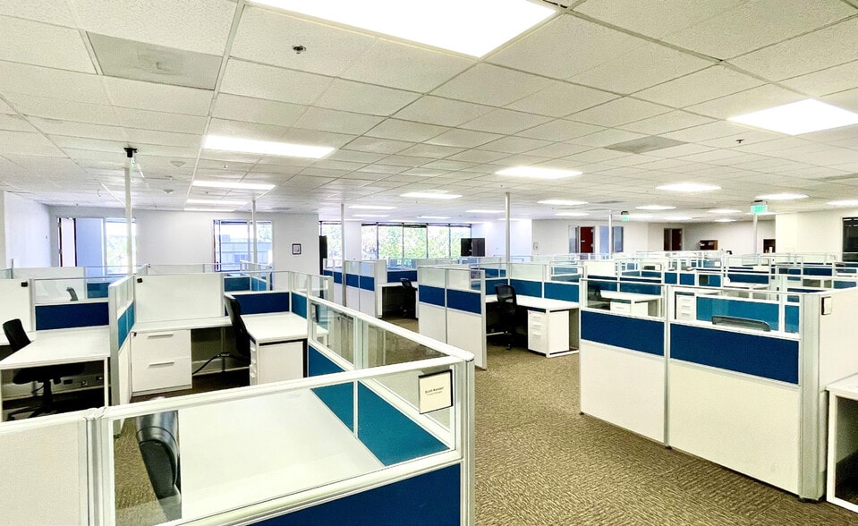 16800 Aston St, Irvine, CA for lease - Interior Photo - Image 3 of 9