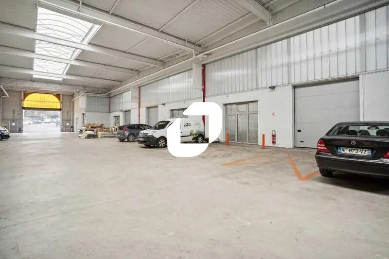 8-10 Rue Salvador Allende, Palaiseau for lease - Interior Photo - Image 3 of 16