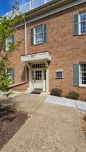 550 Broadview Ave, Warrenton, VA à louer Photo intérieure- Image 1 de 13