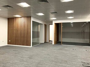 14 Cullum St, Londres à louer Photo intérieure- Image 2 de 2