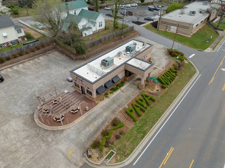 287 S Chestatee St, Dahlonega, GA à vendre - Photo du bâtiment - Image 2 de 5