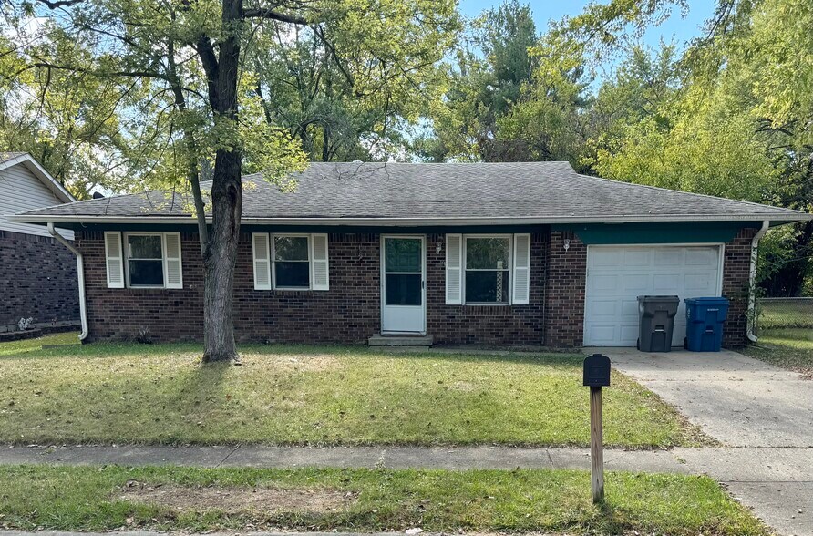 9643 Pepperidge Dr, Indianapolis, IN for sale - Primary Photo - Image 1 of 1