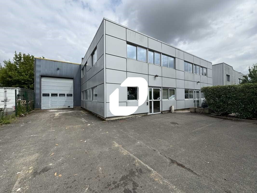 Flex dans Grigny à louer Photo du bâtiment- Image 1 de 10
