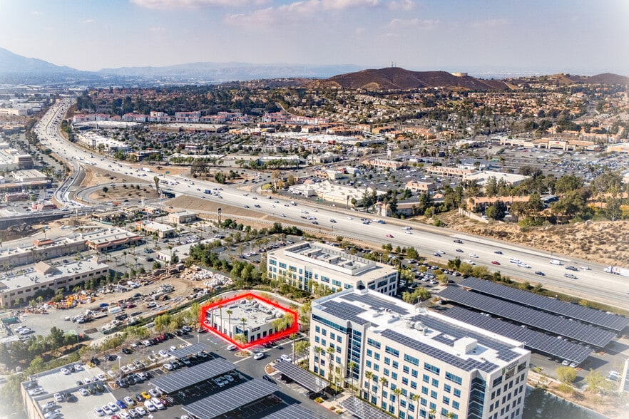 2370 Anselmo Dr, Corona, CA for sale - Building Photo - Image 3 of 5
