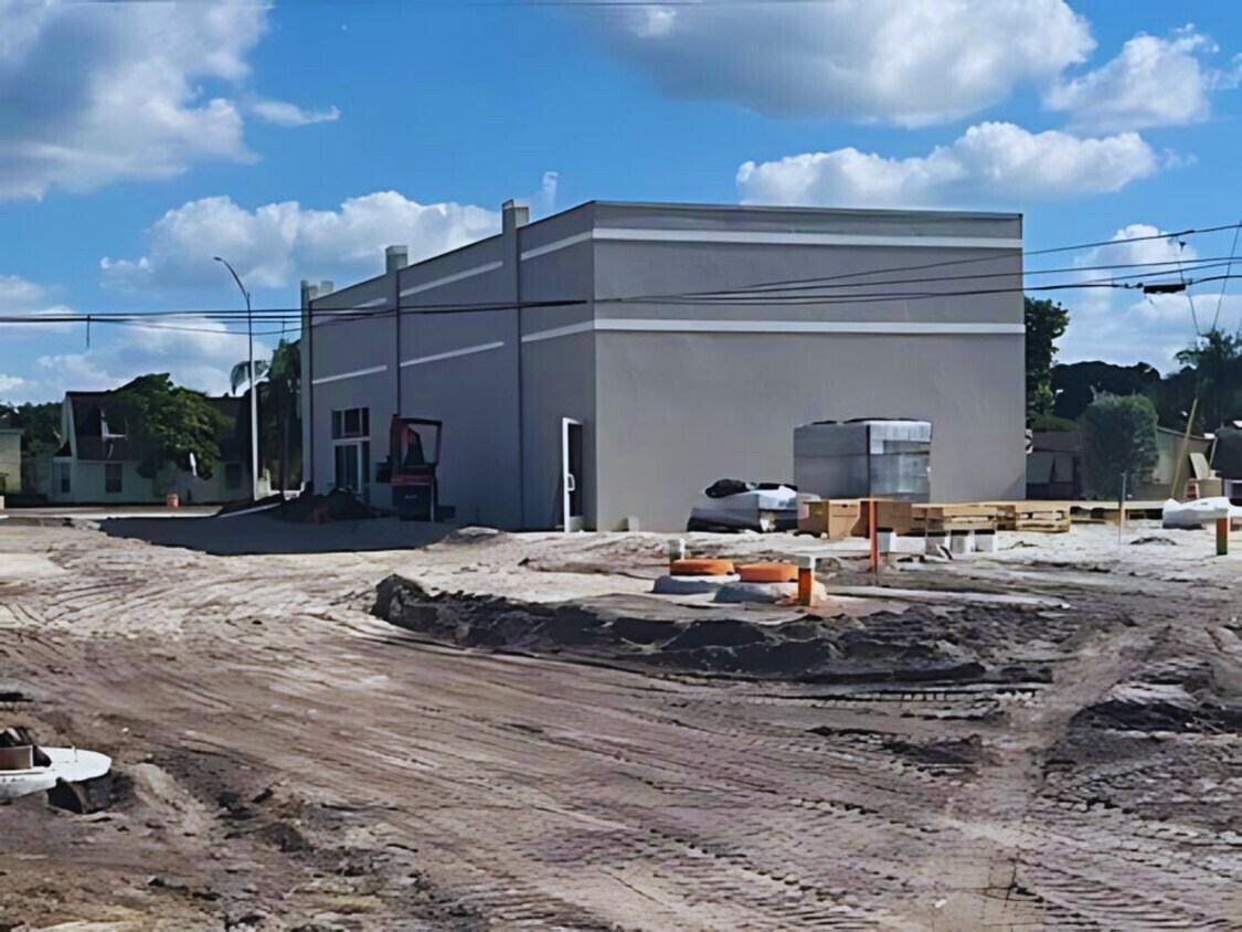 612 S Main St, Belle Glade, FL for lease Primary Photo- Image 1 of 5