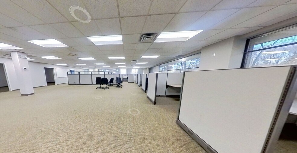 3235 Route 112, Medford, NY à louer - Numérisation 3D de Matterport - Image 2 de 14