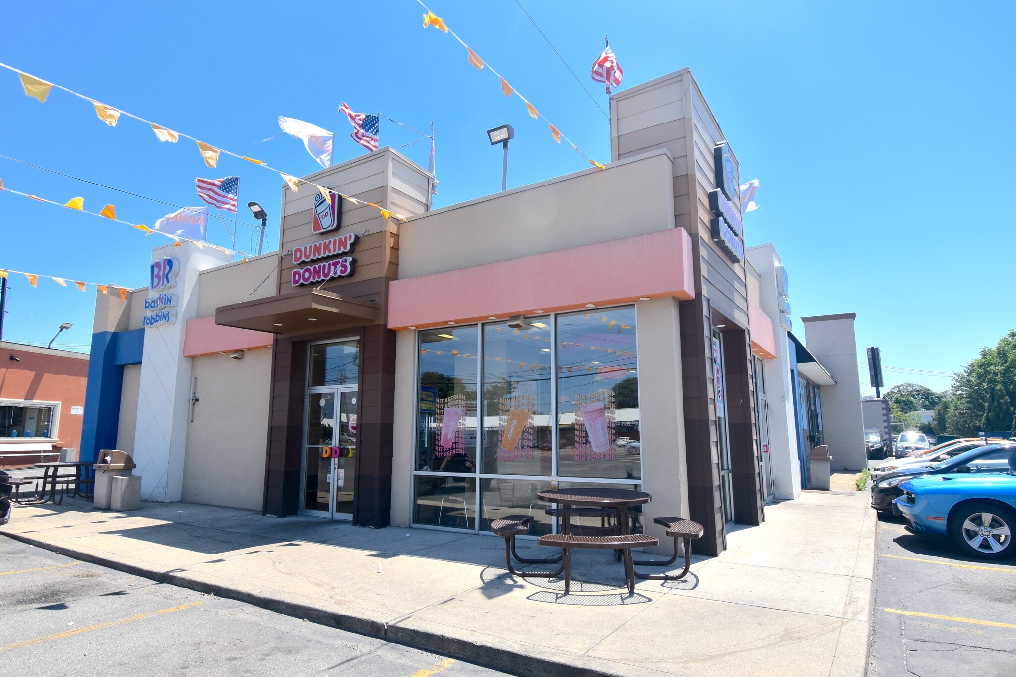 2050 Hempstead Tpke, East Meadow, NY for lease Building Photo- Image 1 of 2