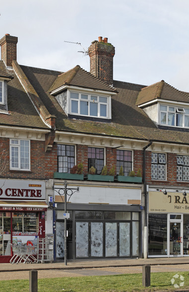 10-11 Cockfosters Rd, Barnet à vendre - Photo principale - Image 1 de 1