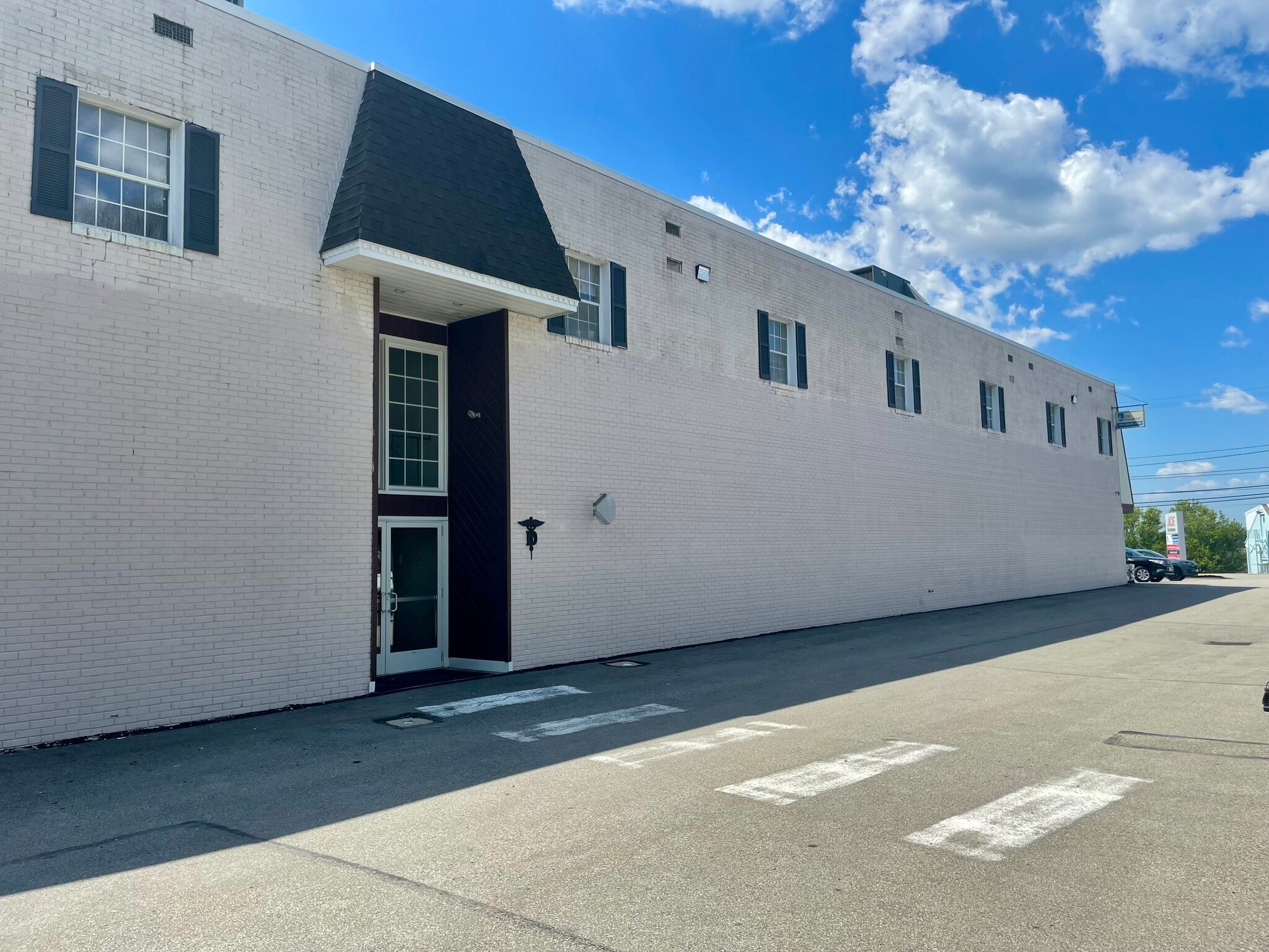 1079 Greentree Rd, Pittsburgh, PA for lease Primary Photo- Image 1 of 11