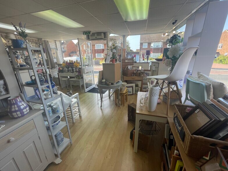 307 Yorktown Rd, Sandhurst à louer - Photo intérieure - Image 2 de 3