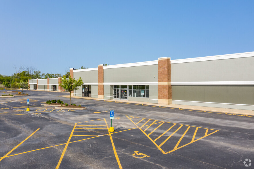 8301-8359 Indianapolis Blvd, Highland, IN for lease - Primary Photo - Image 1 of 19