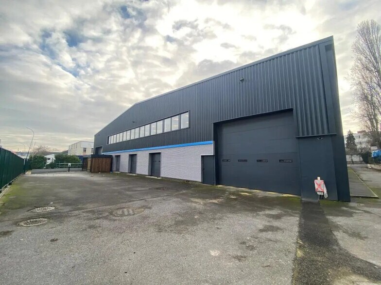 Flex dans Le Blanc-Mesnil à louer - Photo du bâtiment - Image 2 de 10