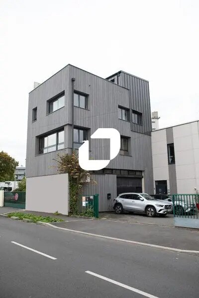 Office in Bagnolet for lease Building Photo- Image 1 of 11