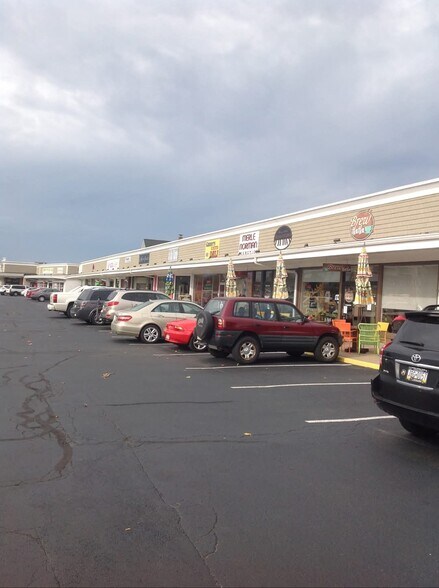 2662 W 8th St, Erie, PA à louer - Photo du bâtiment - Image 3 de 8