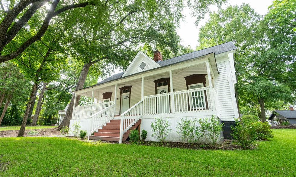 2115 Bolton Rd NW, Atlanta, GA for lease - Building Photo - Image 1 of 5