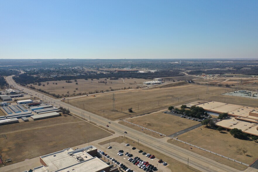 901-951 N Crowley Rd, Crowley, TX for sale - Aerial - Image 1 of 15