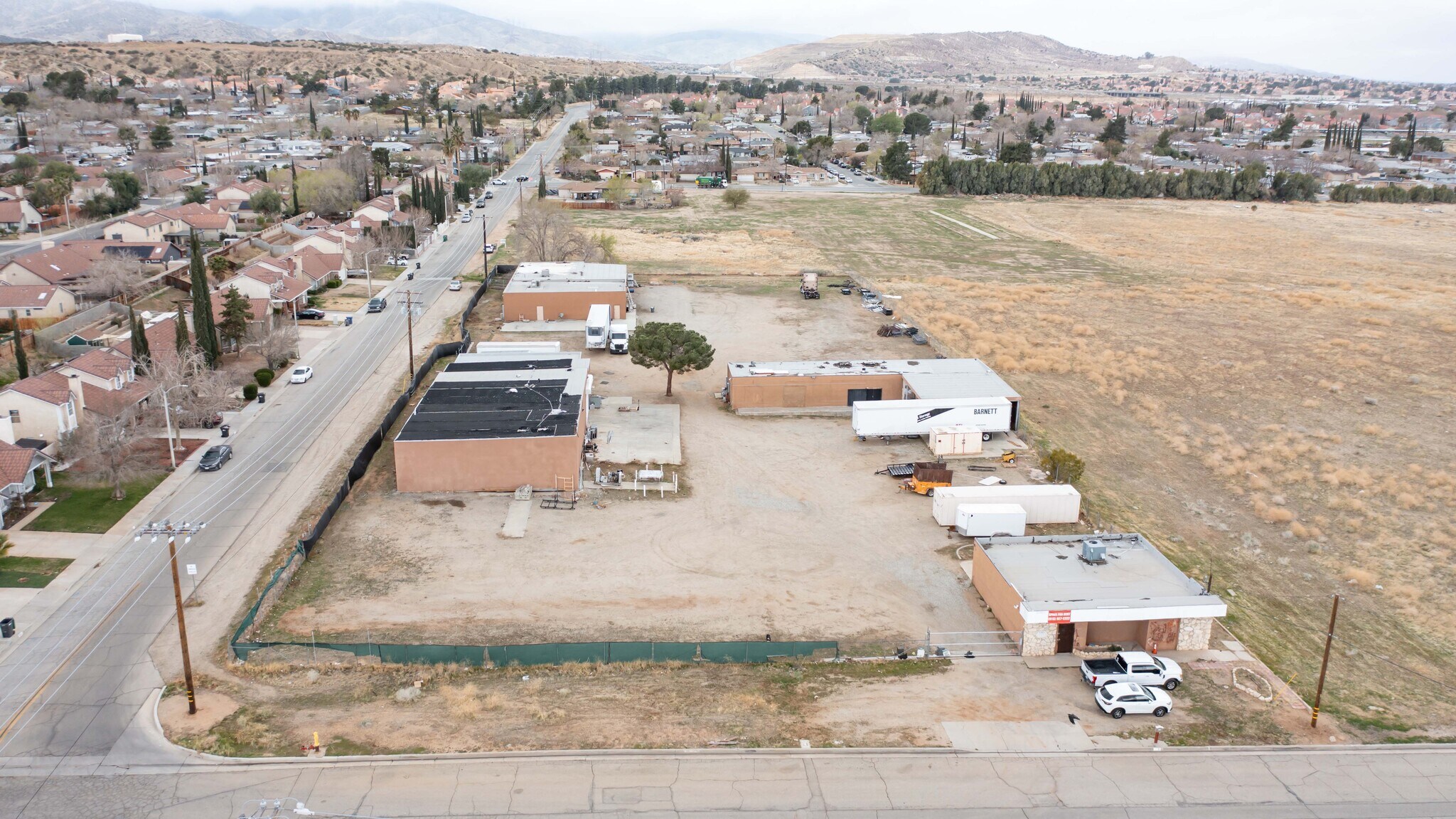 37631 6th St E, Palmdale, CA à vendre Photo du bâtiment- Image 1 de 11