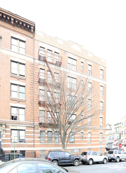 870 E 175th St, Bronx, NY for lease - Building Photo - Image 3 of 4